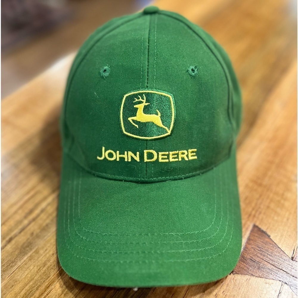 John Deere ball cap in GUC